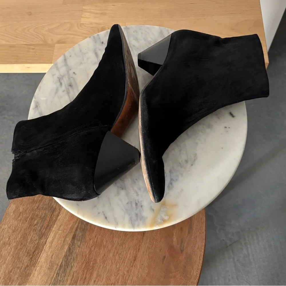 Vince. Alder Suede Ankle Boots - Picture 2 of 7